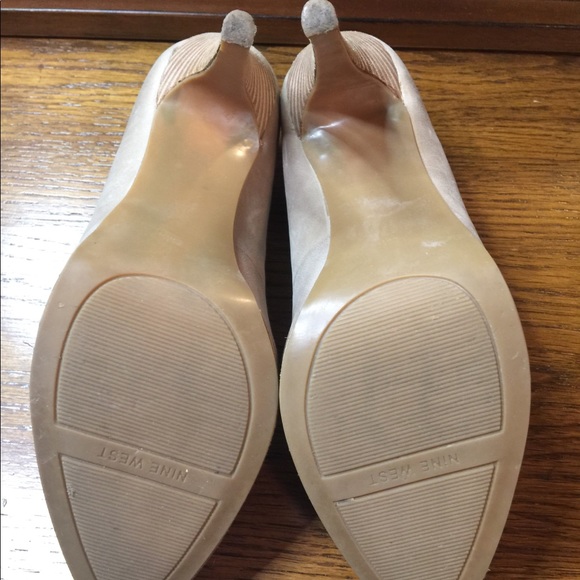 Nine West Rocha Platform Pumps - Picture 3 of 7